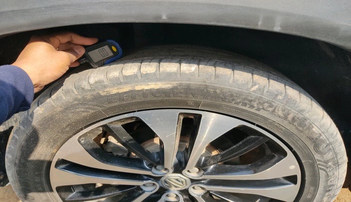 2022 MG HECTOR PLUS SHARP 2.0 DIESEL TURBO MT 6-STR, Diesel, Manual, 32,583 km, tyre