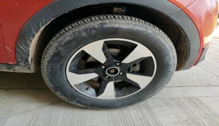 2017 Tata NEXON XZ PLUS DIESEL DUAL TONE, Diesel, Manual, 68,132 km, tyre