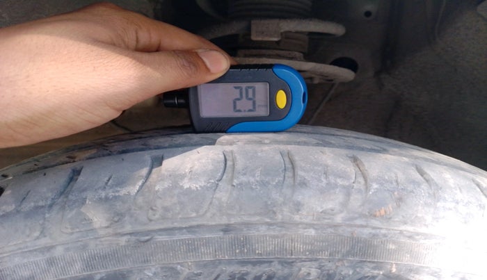 2022 Maruti Swift VXI, Petrol, Manual, 21,994 km, tyre