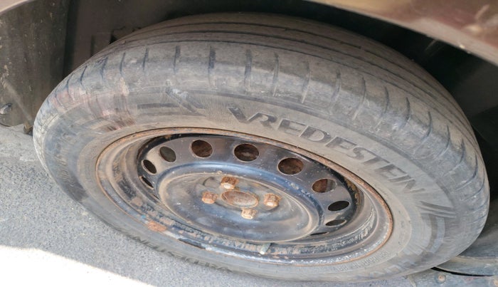 2016 Maruti Ciaz VDI+ SHVS, Diesel, Manual, 1,87,834 km, tyre