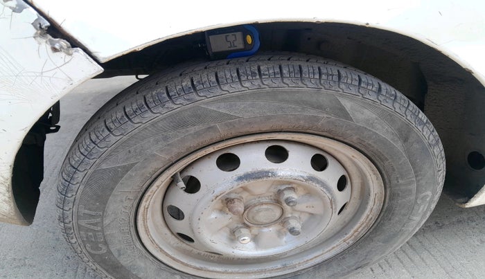 2013 Hyundai Eon D-LITE+, Petrol, Manual, 52,516 km, tyre