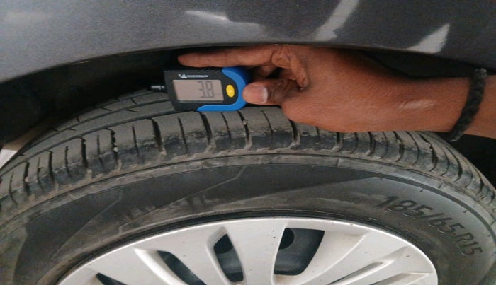 2013 Maruti Ertiga VXI, Petrol, Manual, 84,482 km, tyre