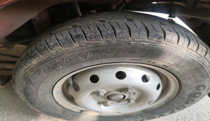 2011 Maruti Alto LXI, Petrol, Manual, 14,104 km, tyre