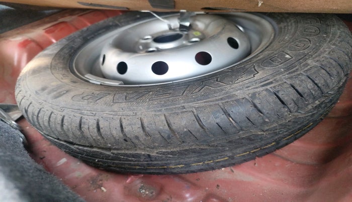 2011 Maruti Alto LXI, Petrol, Manual, 14,104 km, tyre