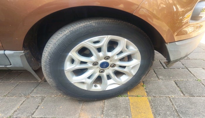 2016 Ford Ecosport TITANIUM 1.5L PETROL, Petrol, Manual, 1,19,057 km, tyre