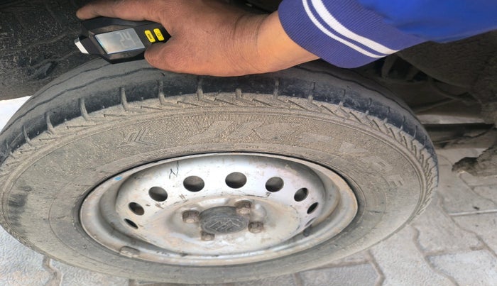 2020 Maruti Eeco 5 STR WITH A/C+HTR CNG, Petrol, Manual, 1,82,870 km, tyre