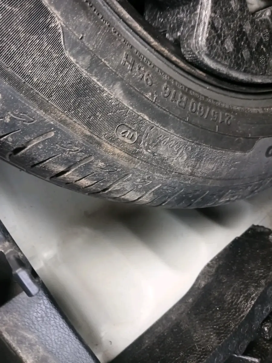 2024 Maruti BREZZA ZXI S-CNG, CNG, Manual, 52,000 km, tyre
