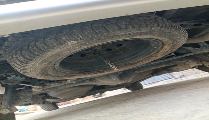 2014 Toyota Innova 2.5 GX 7 STR, Diesel, Manual, 96,442 km, tyre