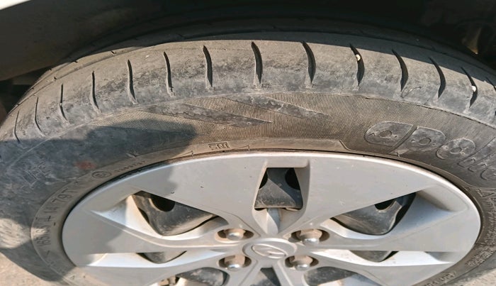 2016 Hyundai Xcent S 1.2, Petrol, Manual, 72,473 km, tyre