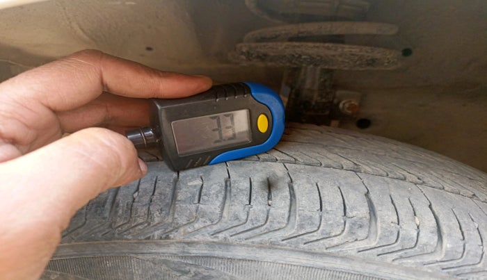 2013 Maruti Swift VXI, Petrol, Manual, 43,161 km, tyre