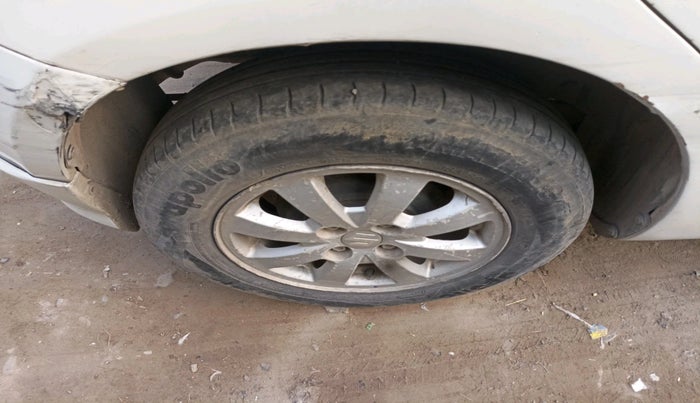 2013 Maruti Swift VXI, Petrol, Manual, 43,161 km, tyre