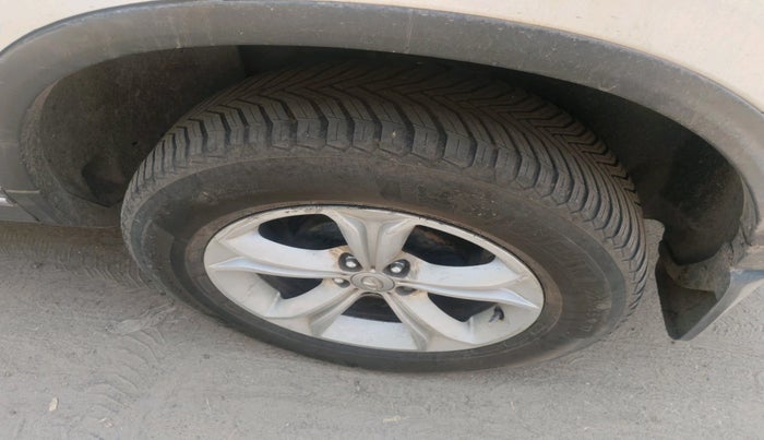 2019 Tata Harrier XZ 2.0L, Diesel, Manual, 1,22,958 km, tyre