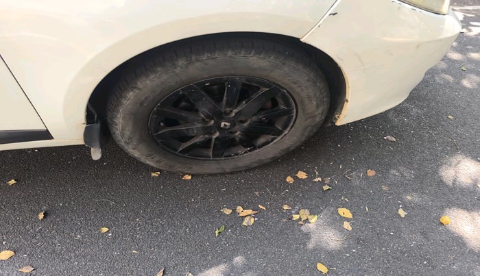 2012 Renault Fluence 1.5 E2, Diesel, Manual, 1,95,911 km, tyre