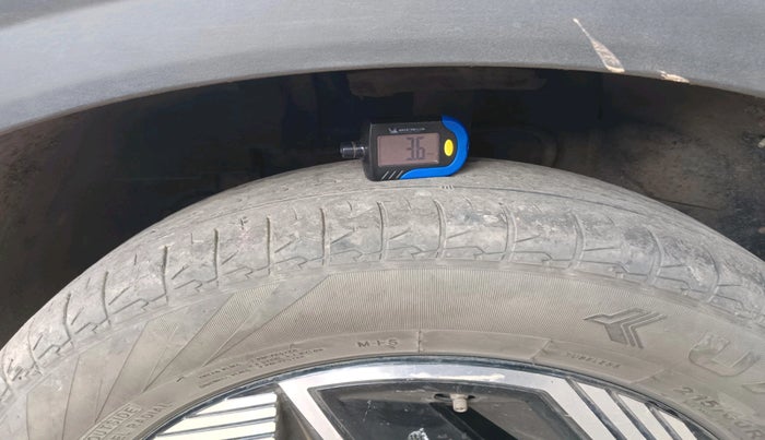 2023 Tata NEXON FEARLESS + SUNROOF AMT DUAL TONE 1.5 DIESEL, Diesel, Automatic, 86,000 km, tyre