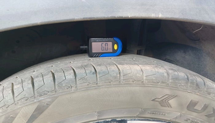 2023 Tata NEXON FEARLESS + SUNROOF AMT DUAL TONE 1.5 DIESEL, Diesel, Automatic, 86,000 km, tyre