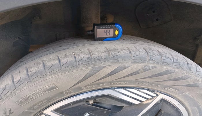 2023 Tata NEXON FEARLESS + SUNROOF AMT DUAL TONE 1.5 DIESEL, Diesel, Automatic, 86,000 km, tyre