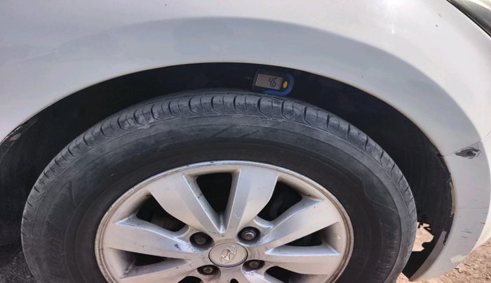 2013 Hyundai i20 SPORTZ 1.2, CNG, Manual, 1,01,605 km, tyre