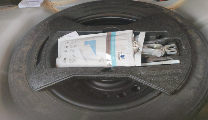 2015 Maruti Celerio ZXI AMT, Petrol, Automatic, 1,08,181 km, tyre