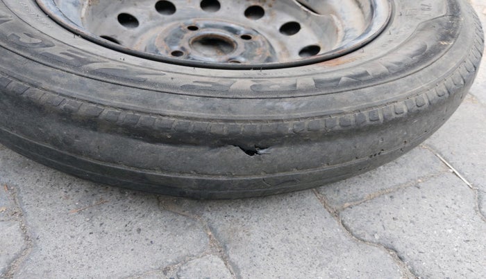 2013 Hyundai i10 MAGNA 1.2, Petrol, Manual, 1,03,442 km, tyre