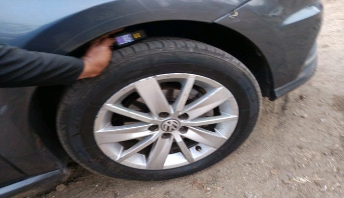 2016 Volkswagen Ameo HIGHLINE1.5L, Diesel, Manual, 1,12,322 km, tyre