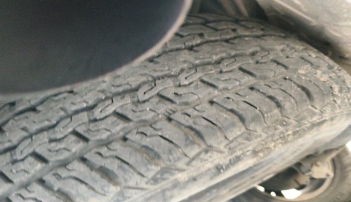 2016 Ford Endeavour TREND 3.2 4X4 AT, Diesel, Automatic, 1,73,811 km, tyre