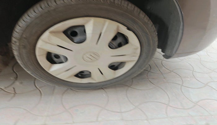 2011 Maruti Wagon R 1.0 VXI, Petrol, Manual, 52,539 km, tyre