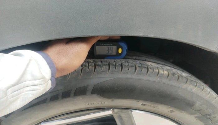 2025 KIA SYROS HTK (O) 1.5 Diesel 6MT, Diesel, Manual, 34,094 km, tyre