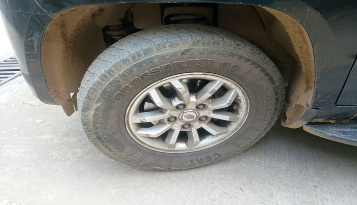 2016 Mahindra TUV300 T8, Diesel, Manual, 1,14,262 km, tyre