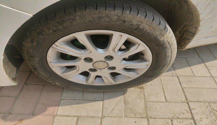 2017 Tata Tiago XZ PETROL, Petrol, Manual, 1,14,285 km, tyre