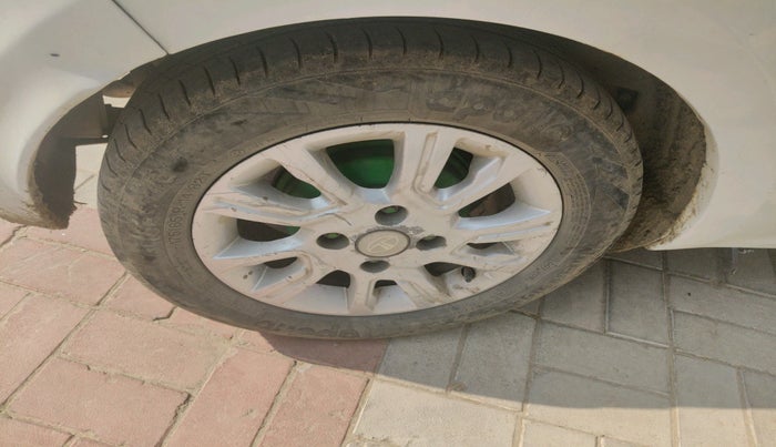 2017 Tata Tiago XZ PETROL, Petrol, Manual, 1,14,285 km, tyre