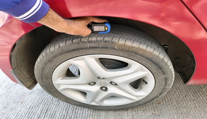 2017 Hyundai Elite i20 ASTA 1.2, Petrol, Manual, 1,24,520 km, tyre