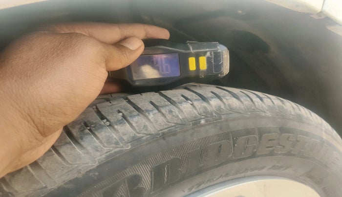 2022 Tata Tiago XT PETROL, Petrol, Manual, 29,797 km, tyre