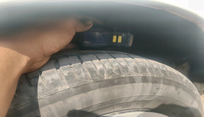 2022 Tata Tiago XT PETROL, Petrol, Manual, 29,797 km, tyre