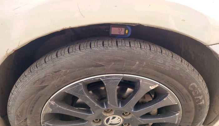 2015 Skoda Rapid 1.5 TDI CR ELEGANCE, Diesel, Manual, 2,05,029 km, tyre