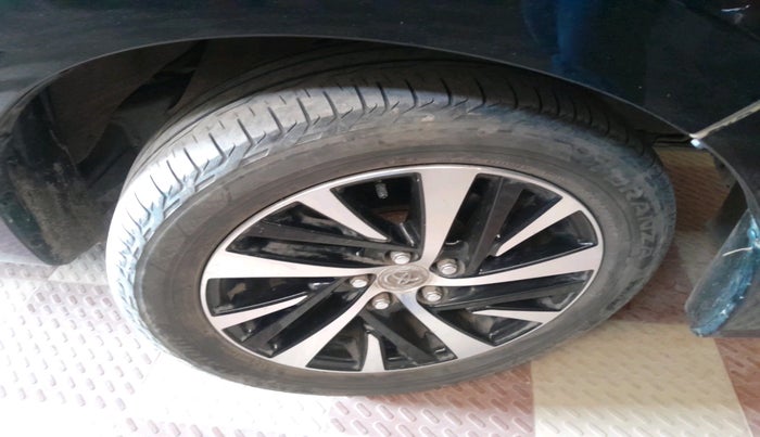 2022 Toyota Innova Crysta 2.4 ZX AT 7 STR, Diesel, Automatic, 43,264 km, tyre