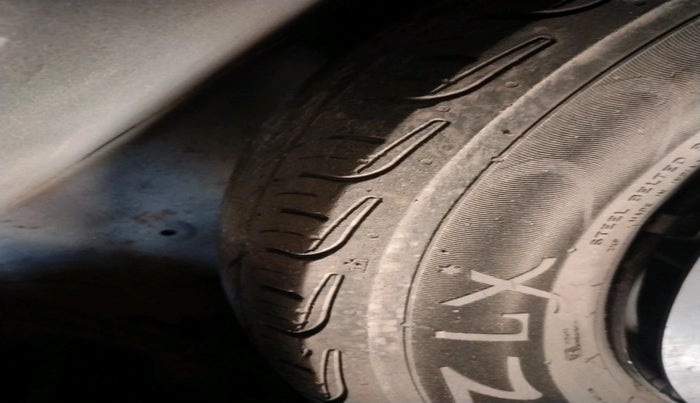 2011 Hyundai i10 SPORTZ 1.2, Petrol, Manual, 1,39,424 km, tyre