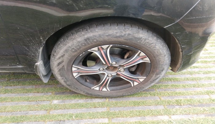 2011 Hyundai i10 SPORTZ 1.2, Petrol, Manual, 1,39,424 km, tyre