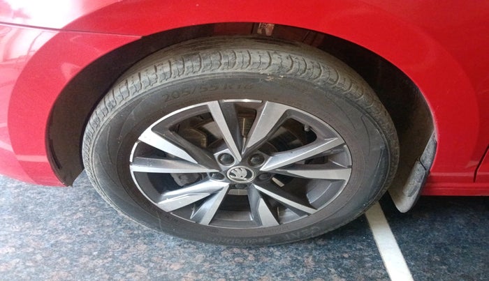 2022 Skoda SLAVIA STYLE 1.0L TSI MT, Petrol, Manual, 68,665 km, tyre