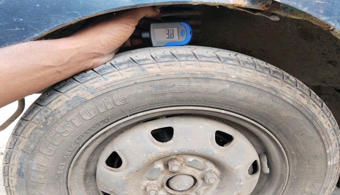 2011 Maruti Eeco 5 STR, Petrol, Manual, 1,27,517 km, tyre