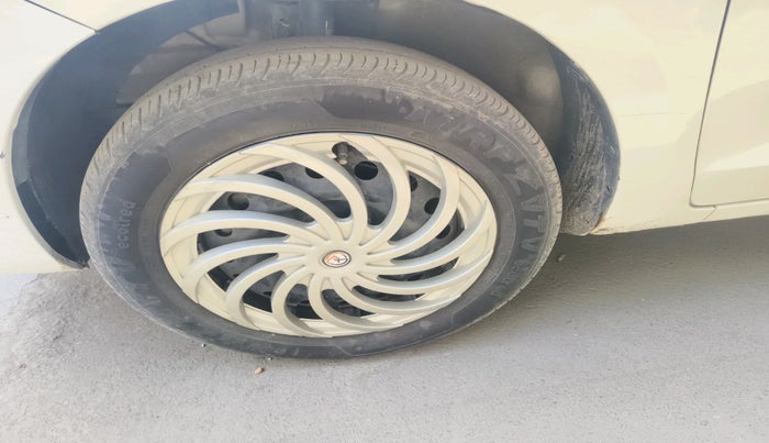 2021 Maruti Ertiga VXI CNG, Petrol, Manual, 86,769 km, tyre