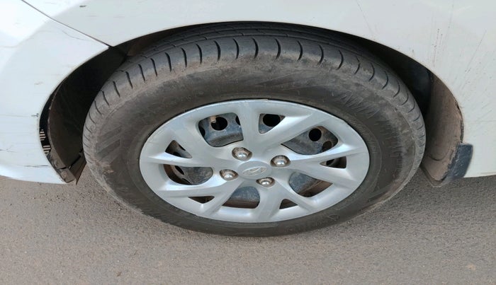 2017 Hyundai Grand i10 SPORTZ (O) 1.2 KAPPA VTVT, Petrol, Manual, 74,485 km, tyre