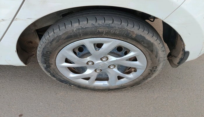 2017 Hyundai Grand i10 SPORTZ (O) 1.2 KAPPA VTVT, Petrol, Manual, 74,485 km, tyre