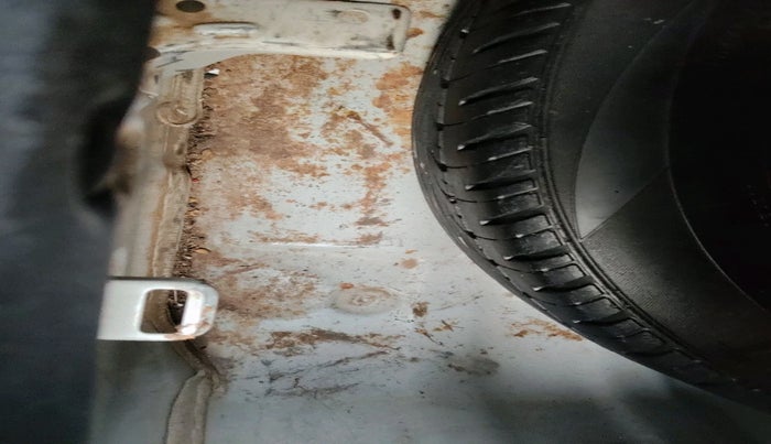 2017 Hyundai Grand i10 SPORTZ (O) 1.2 KAPPA VTVT, Petrol, Manual, 74,485 km, tyre