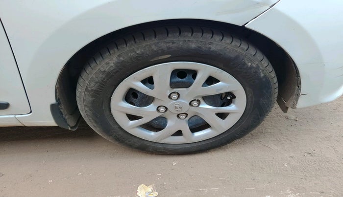 2017 Hyundai Grand i10 SPORTZ (O) 1.2 KAPPA VTVT, Petrol, Manual, 74,485 km, tyre