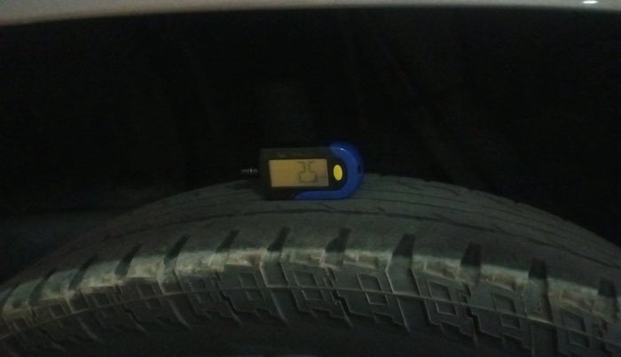 2015 Nissan Terrano XV D THP PREMIUM 110 PS, Diesel, Manual, 1,08,836 km, tyre