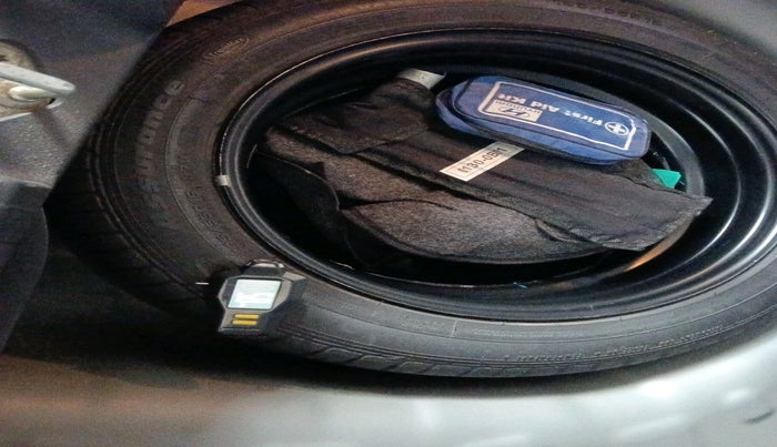 2016 Hyundai Elite i20 ASTA 1.2 (O), Petrol, Manual, 83,203 km, tyre