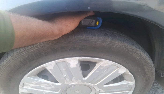 2011 Ford Figo ZXI 1.2 PETROL, Petrol, Manual, 1,15,093 km, tyre