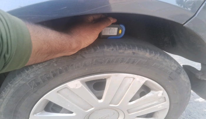 2011 Ford Figo ZXI 1.2 PETROL, Petrol, Manual, 1,15,093 km, tyre