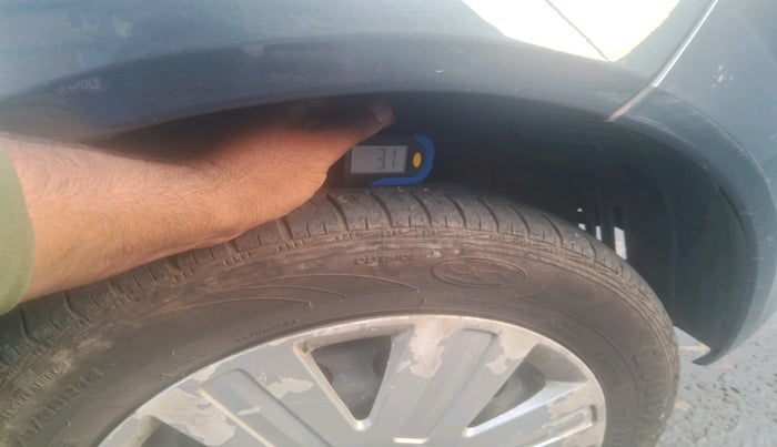 2011 Ford Figo ZXI 1.2 PETROL, Petrol, Manual, 1,15,093 km, tyre