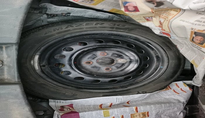 2011 Maruti Wagon R 1.0 VXI, Petrol, Manual, 84,844 km, tyre